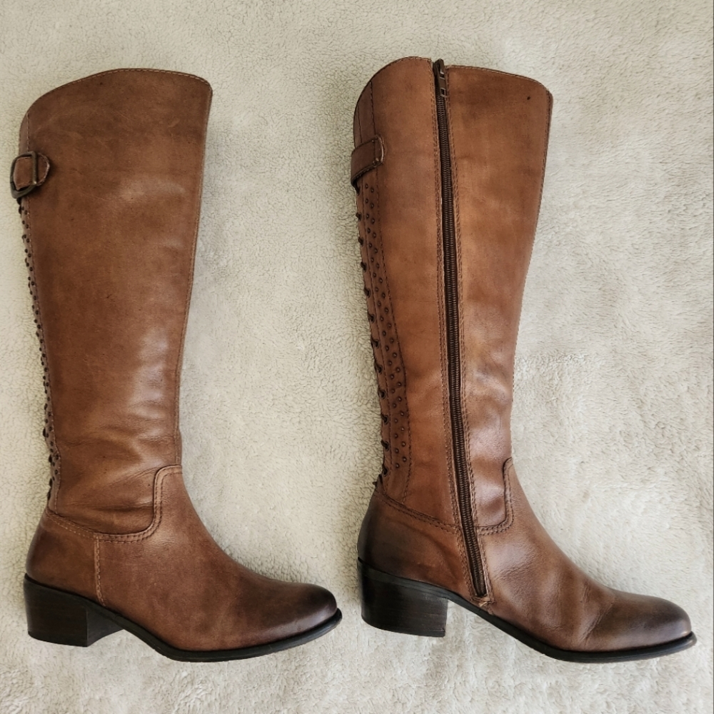Arturo Chiang knee-high low-heel boots Sz 7.5 brown with lace-up back and zipper